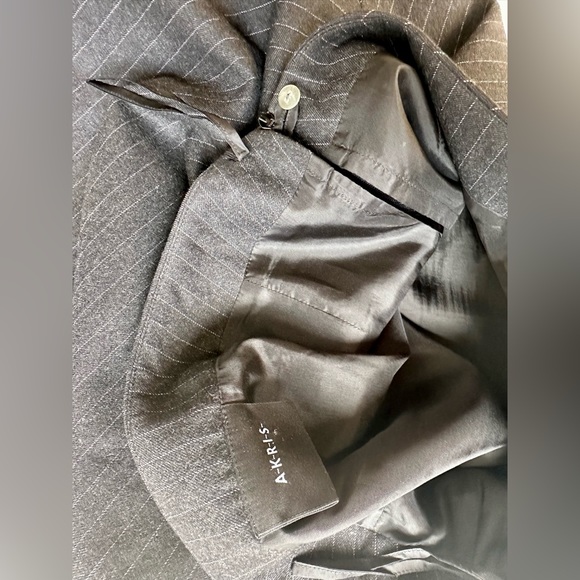 AKRIS A-Line Pinstripe Navy Wool Skirt, Like New, size 6 - Picture 7 of 7